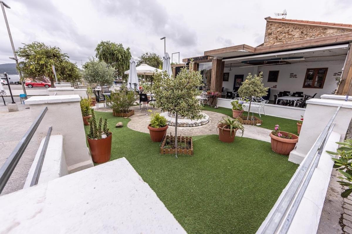 Hotel Puerto Arnela Camarinas Exterior photo